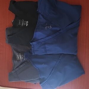 4 Women's Cherokee workwear scrub tops size XL, 2 Navy, 1 black, 1 grey